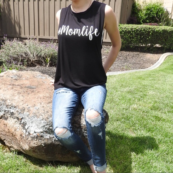 SUMMER CLEARANCE-FIRM‼️ #momlife Tank - Picture 4 of 5